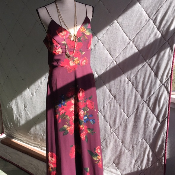 Nicole Miller Dresses & Skirts - Maroon/multi maxi dress.